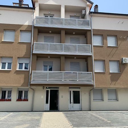 Masa Studio Apartman Brcko Bagian luar foto